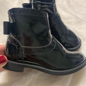Size 6 toddler black rain boots